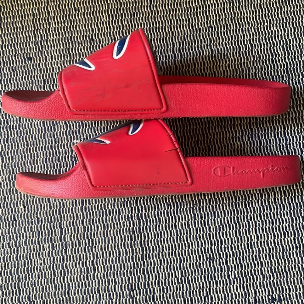 Champion slides size 8 - Picture 2 of 2